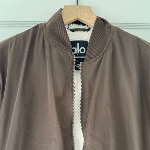 ALO Yoga Urbanite faux fur jacket - Picture 3 of 9